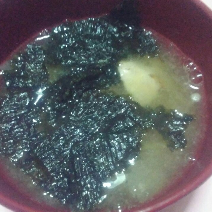焼き海苔と豆腐の味噌汁